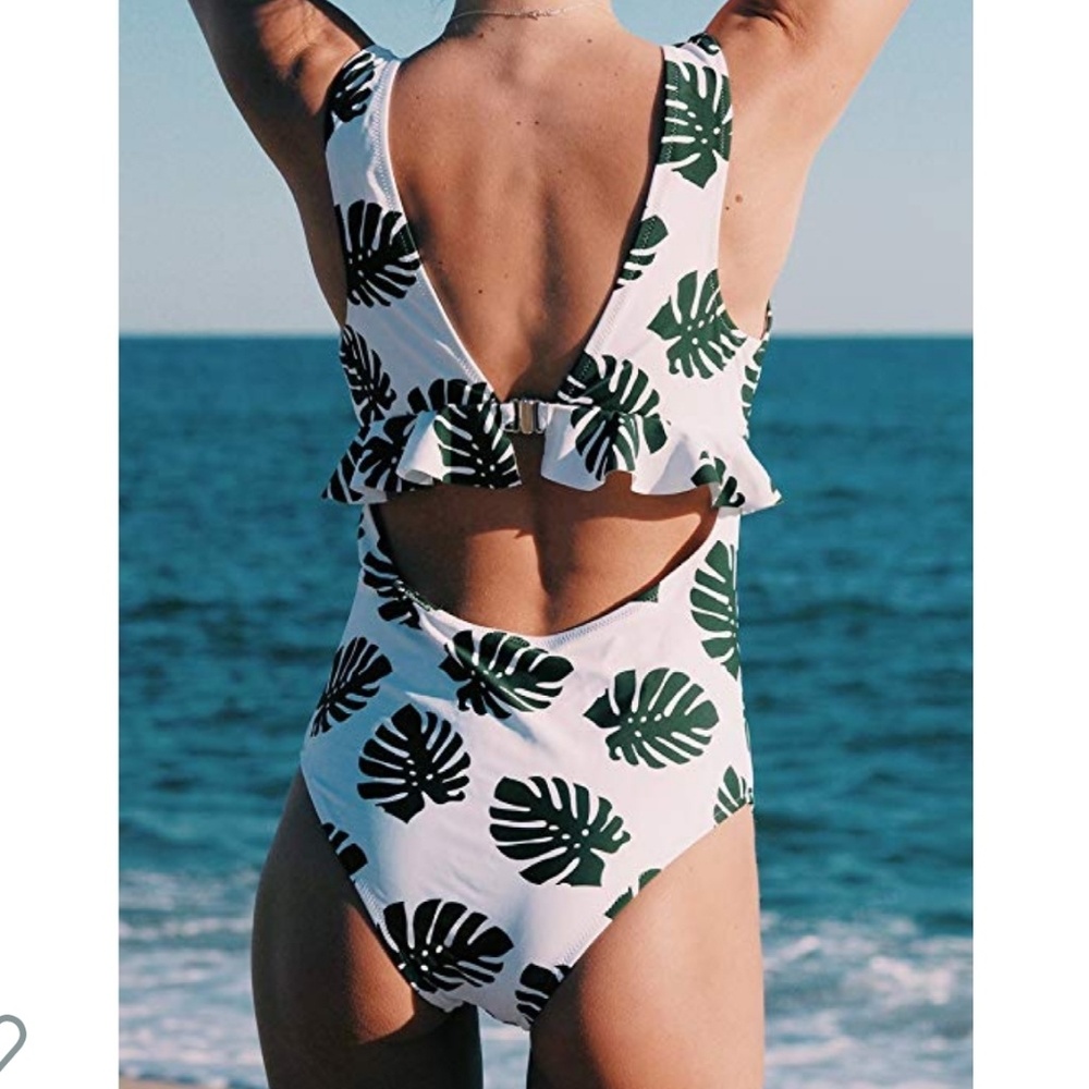 Swimsuit - Picture 3 of 4